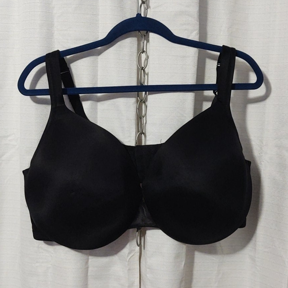 Lightly lined underwire bra